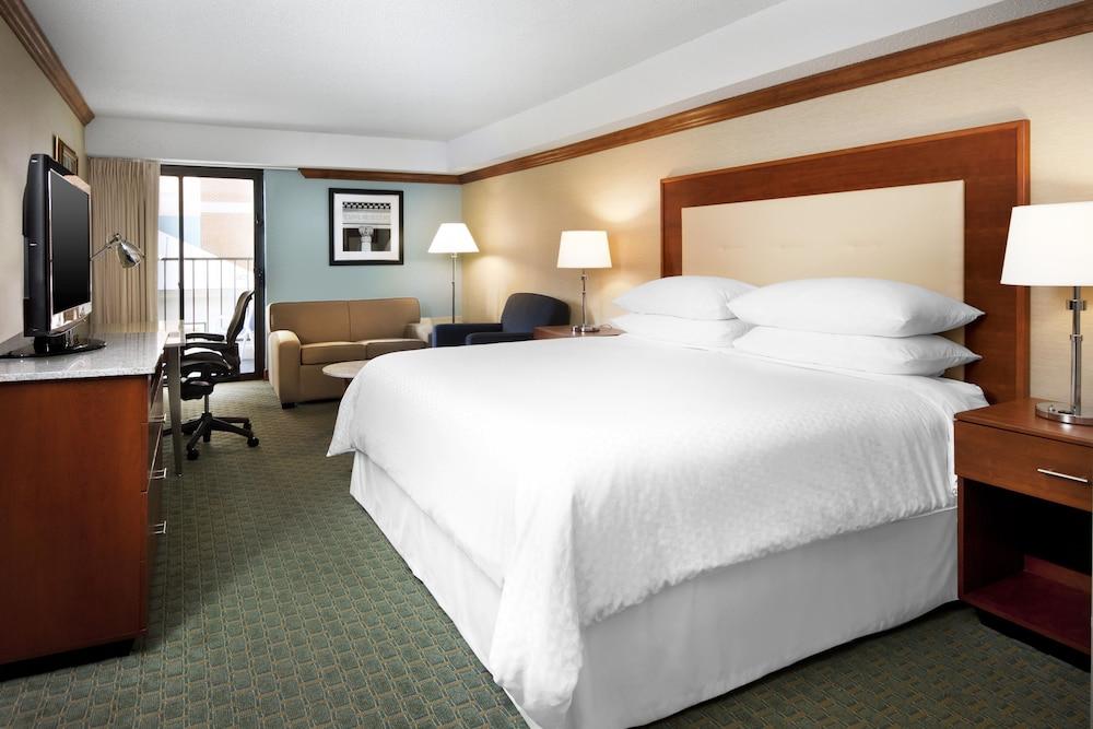 Four Points by Sheraton Richmond Airport - Room