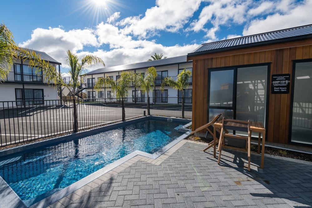 ASURE Rotorua International Motor Inn - Outdoor Pool