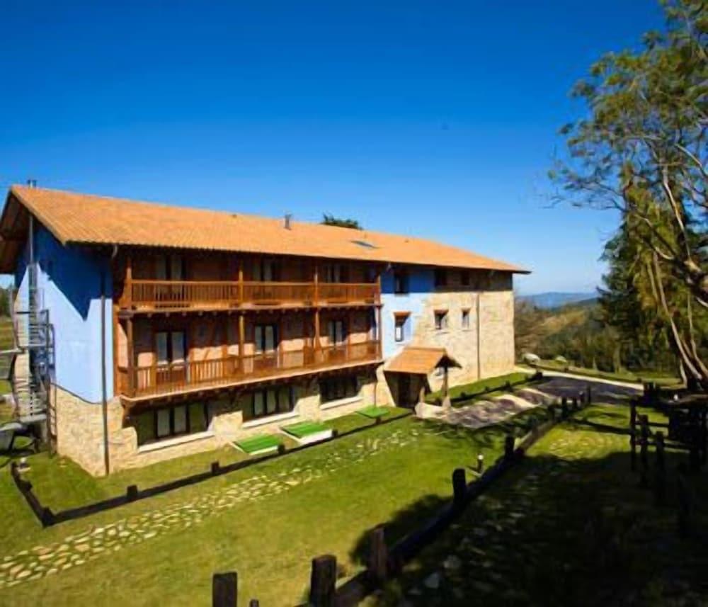 Atxurra Hotel-Apartamento Rural - Featured Image