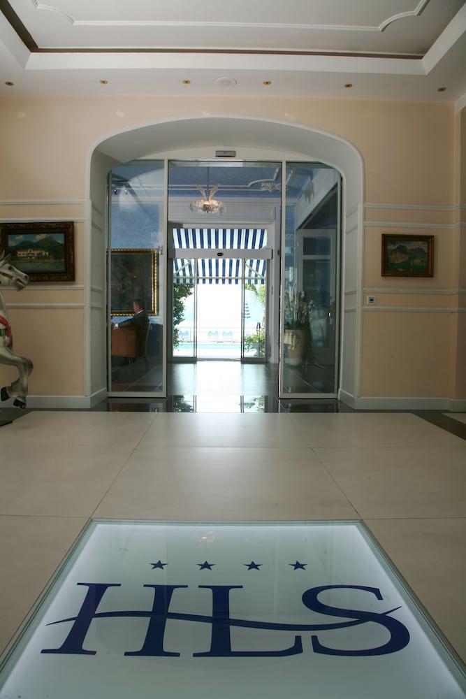 Hotel Lido Seegarten - Interior Entrance