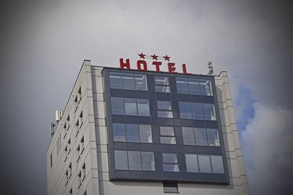 Economy Silesian Hotel - Exterior