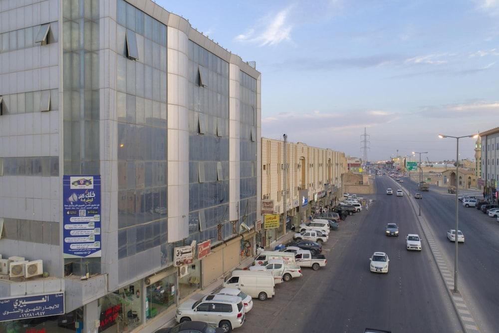 Al Eairy Furnished Apartments Qassim 4 - Exterior