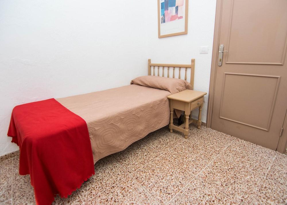 Pensión Alcalá - Room