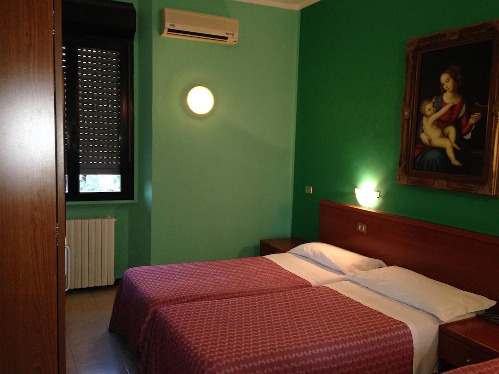Hotel Bonola - Room