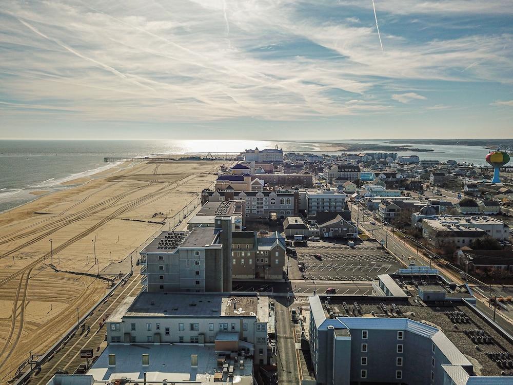 Comfort Inn Ocean City Boardwalk - Aerial View