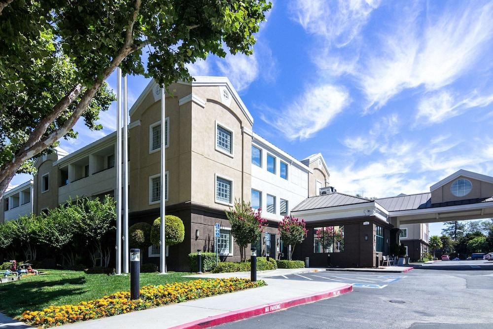Country Inn & Suites by Radisson, San Jose International Airport, CA - Featured Image