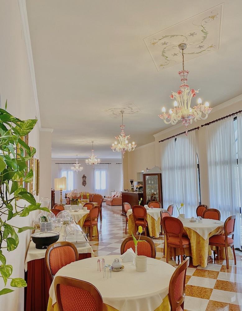 Hotel Isola di Caprera - Featured Image