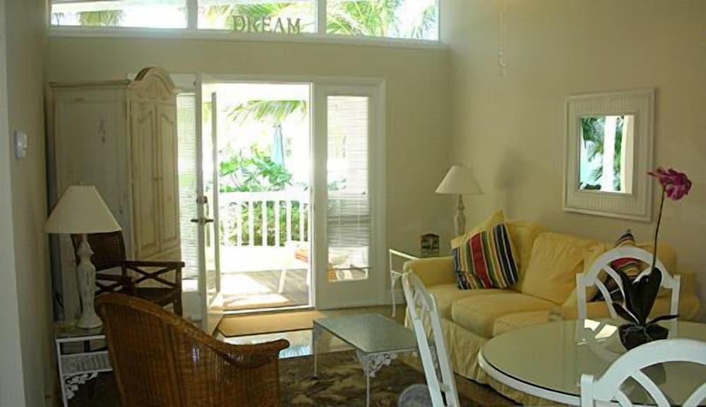 Orchid Island Cottages - Living Area