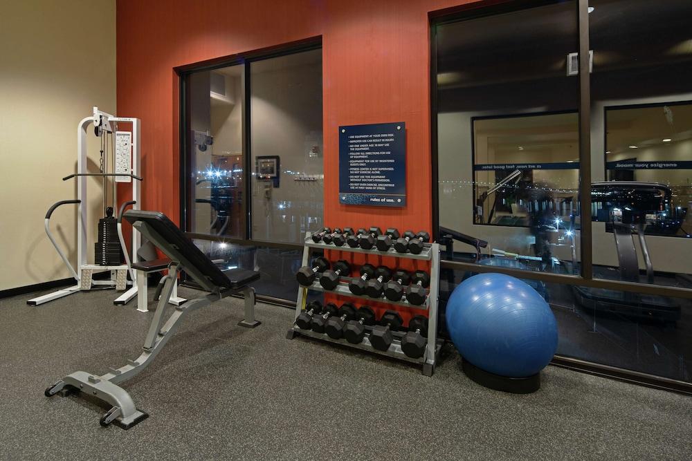 Hampton Inn & Suites Bremerton - Fitness Facility