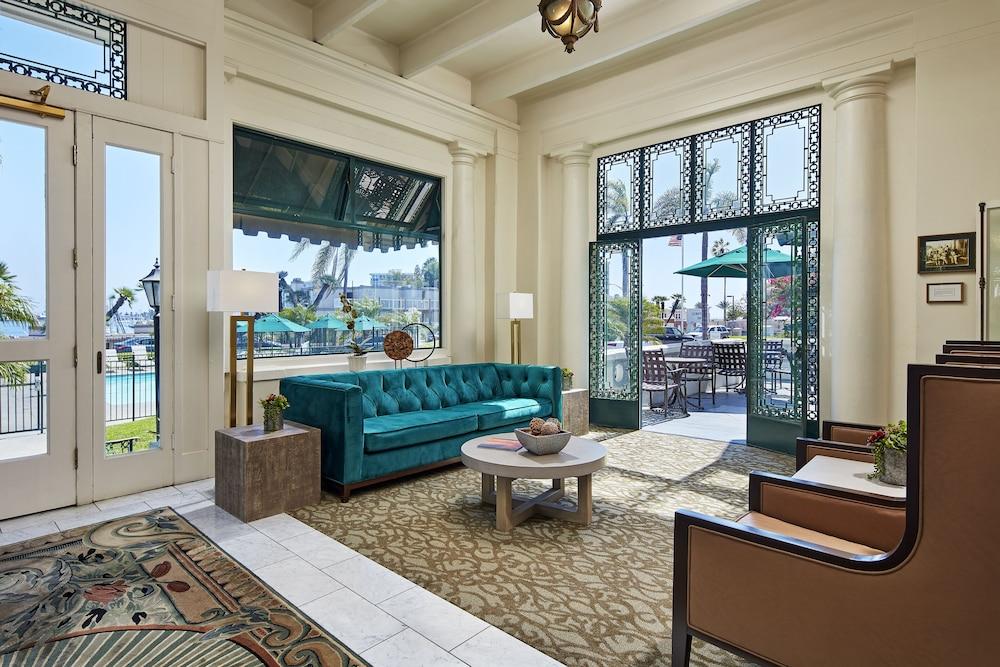 Glorietta Bay Inn Coronado Island - Lobby Sitting Area