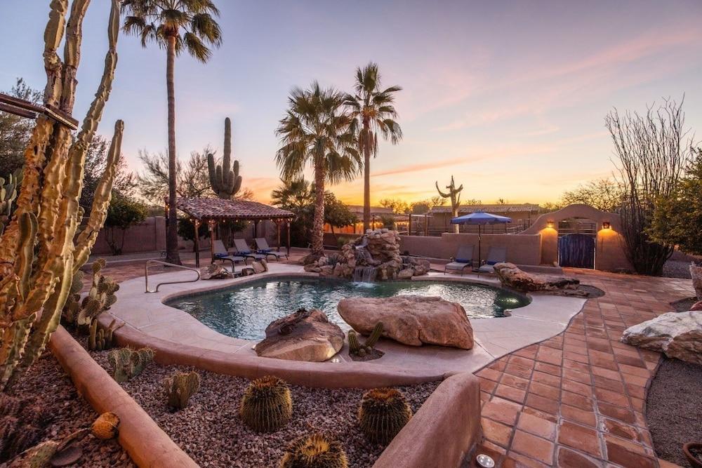 North Scottsdale On 70th Pl 5 Bedroom Home by RedAwning - Featured Image
