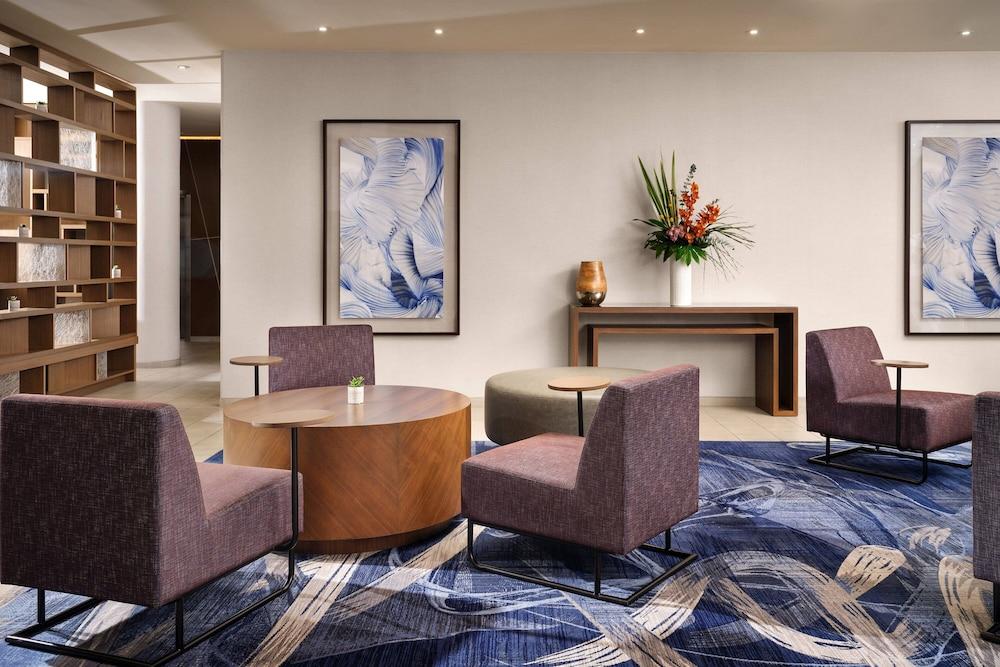 Costa Mesa Marriott - Lobby Lounge
