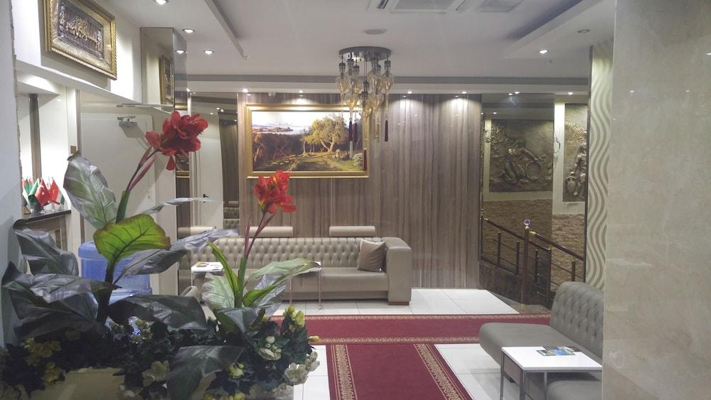 Golf Royal İstanbul Residence - Lobby Sitting Area