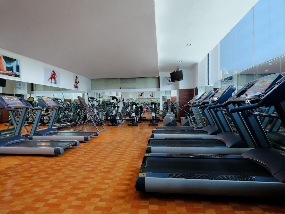 Manhattan Hotel Jakarta - Gym