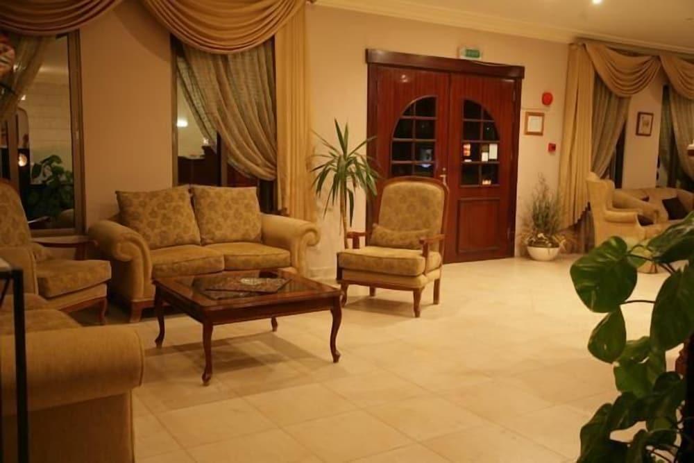 Salome Hotel - Lobby Lounge