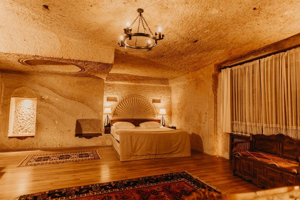 Alfina Cave Hotel - Featured Image