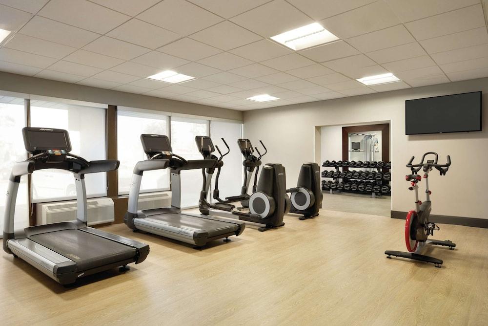 DoubleTree by Hilton Toronto Airport West - Fitness Facility