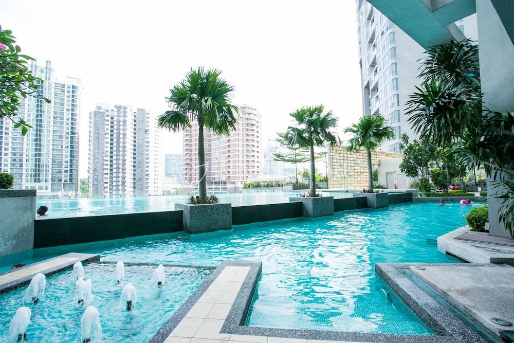 Swiss Garden Residence Kuala Lumpur - Infinity Pool