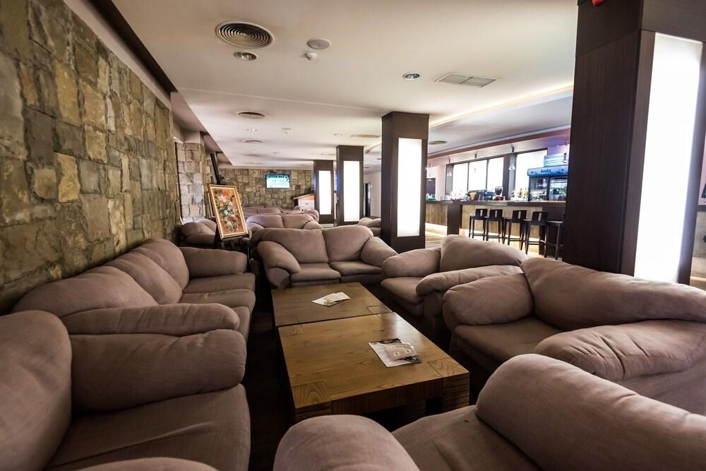 Park Hotel Gardenia - Lobby Sitting Area
