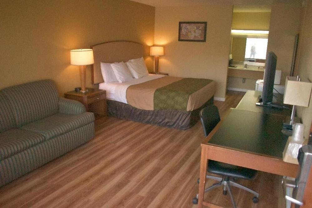 AmeriVu Inn & Suites - Gilbertsville - Room