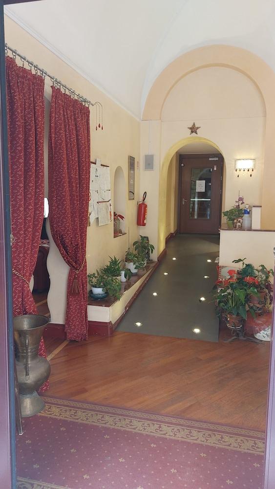 Hotel Demetra Capitolina - Interior Entrance