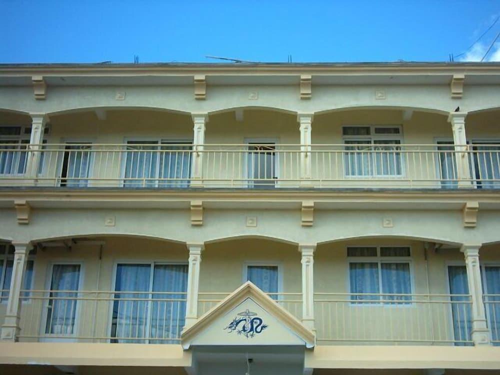 VillaOSoleil Apartments - Exterior