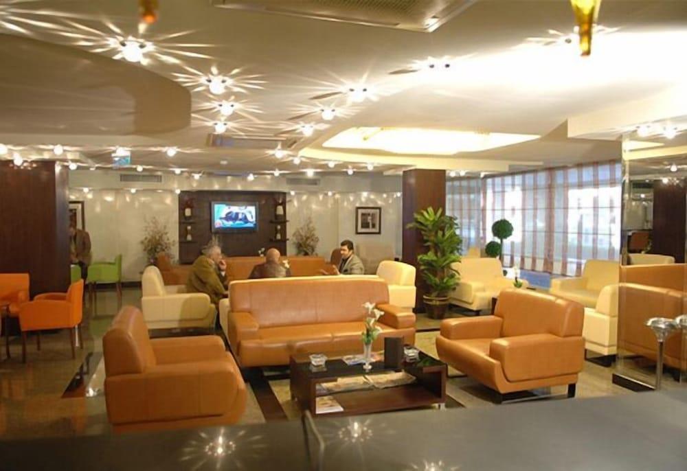 كوكوروفا بارك هوتل - Lobby Lounge