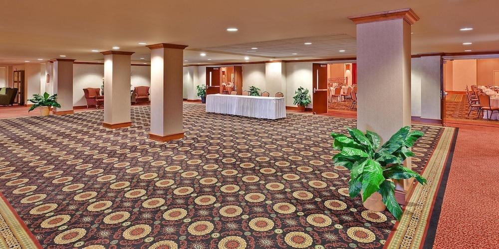 Holiday Inn University of Memphis All Suite, an IHG Hotel - Reception Hall