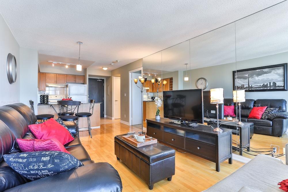 Downtown Studio in Dundas Square - Living Area