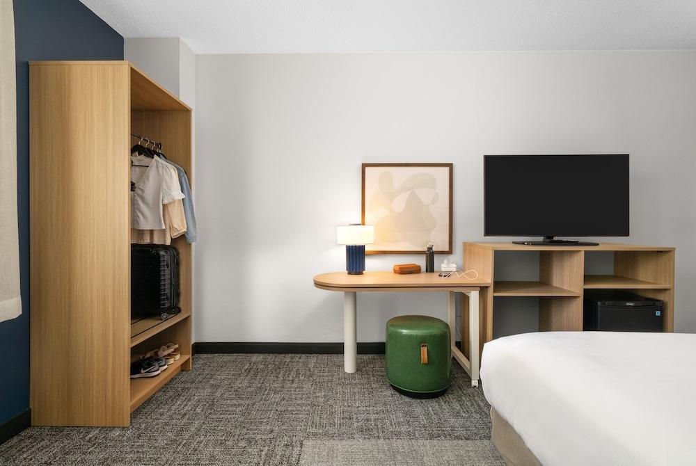 Spark by Hilton Rochester University Area - Room
