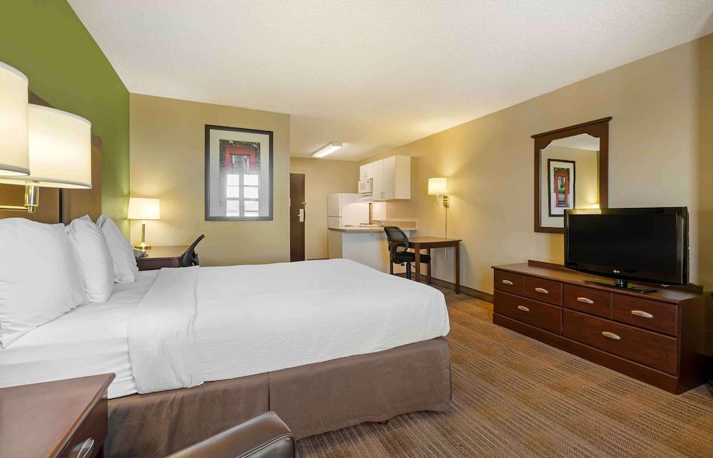 Extended Stay America Suites Reno South Meadows - Room