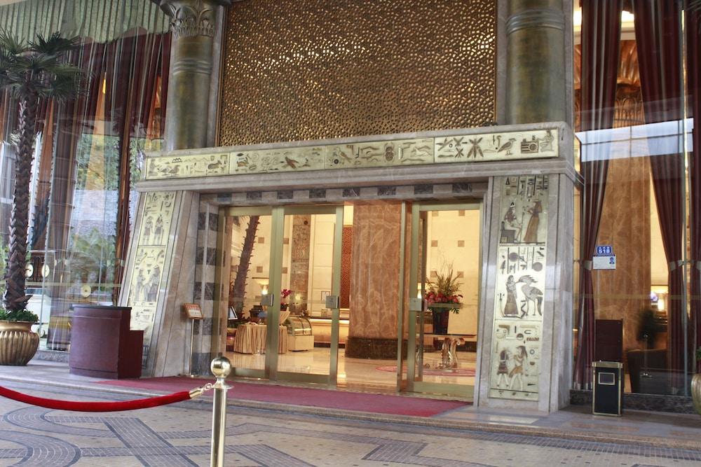 Royal Mediterranean Hotel - Interior Entrance