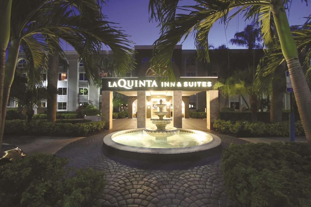 La Quinta Inn & Suites by Wyndham Coral Springs South - Featured Image