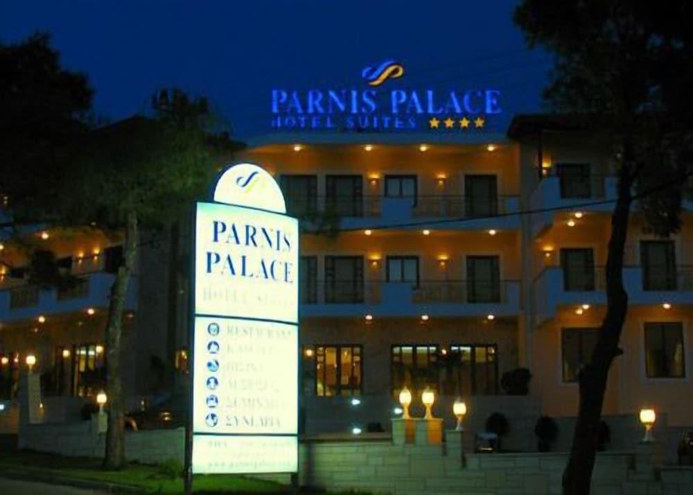 Parnis Palace Hotel Suites - Interior Entrance