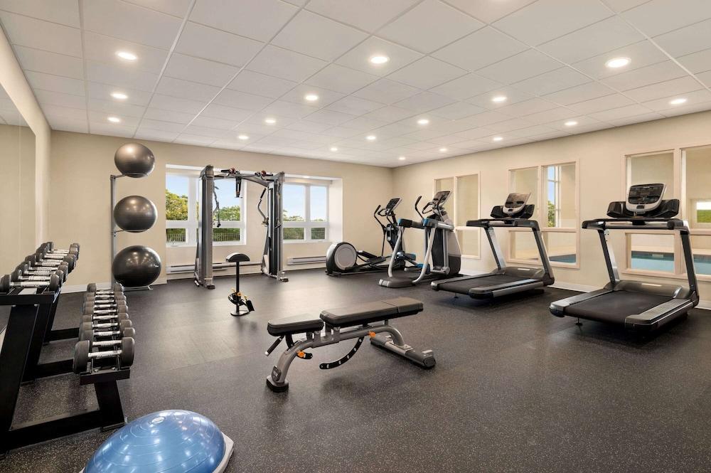 Microtel Inn & Suites by Wyndham Aurora - Fitness Facility
