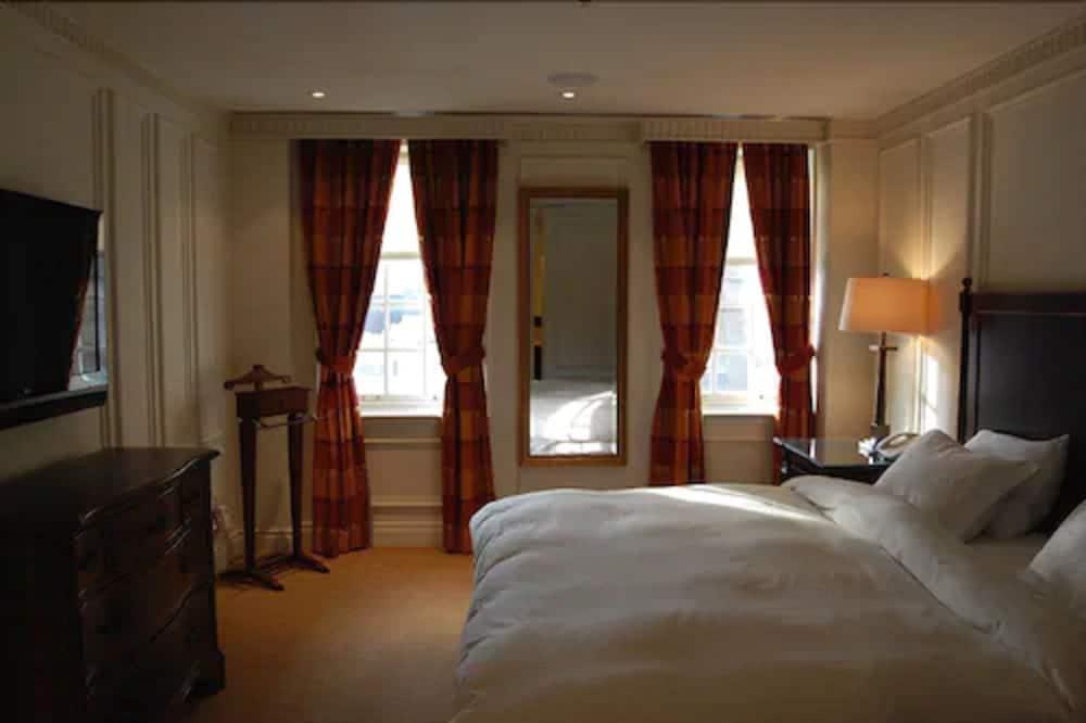 Windsor Arms Hotel - Room