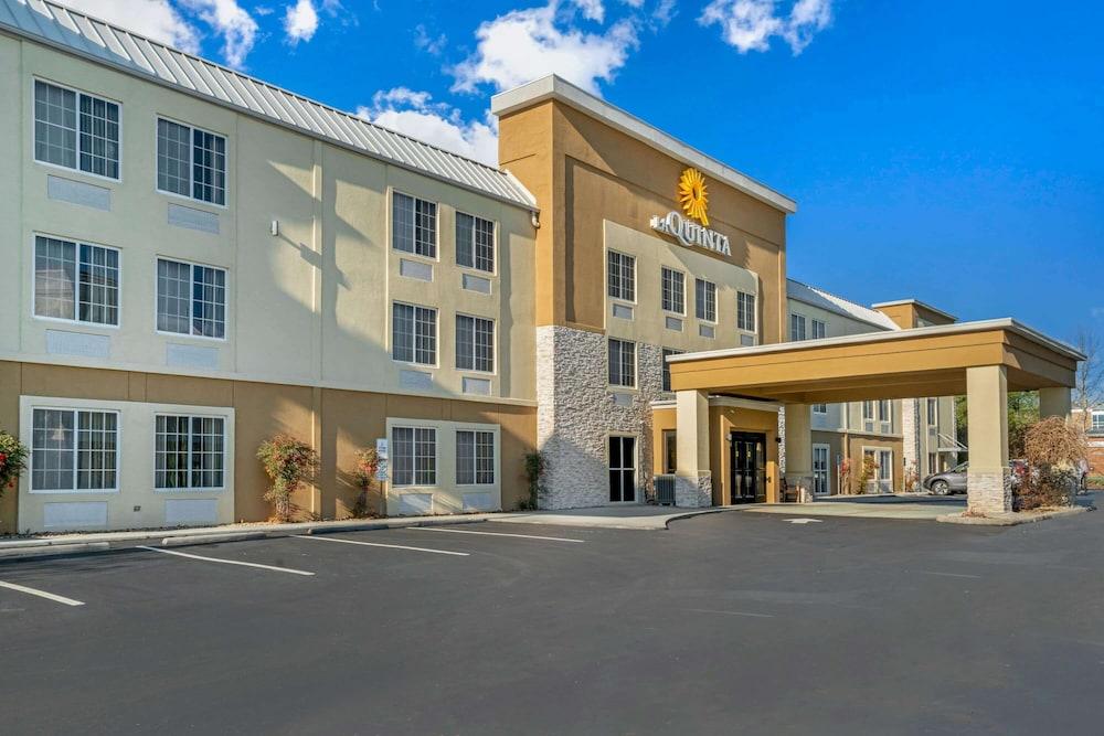 La Quinta Inn & Suites by Wyndham Knoxville North I-75 - Exterior