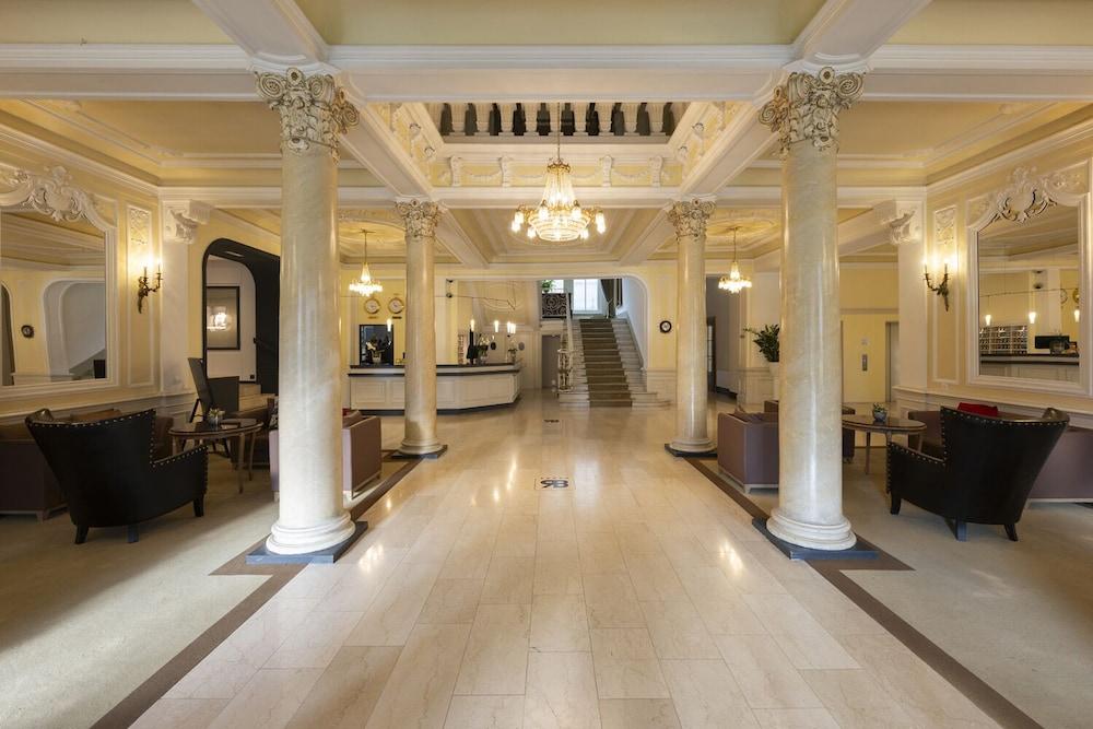 Grand Hotel Beau Rivage in Interlaken - Lobby Sitting Area