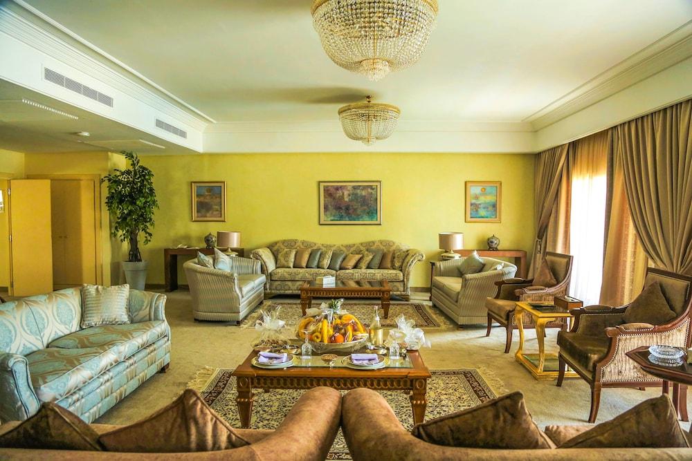 Le Palace Hotel - Room