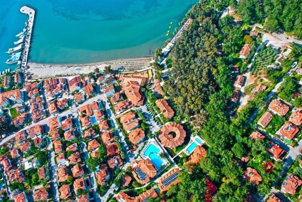 Yucelen Otel - Aerial View