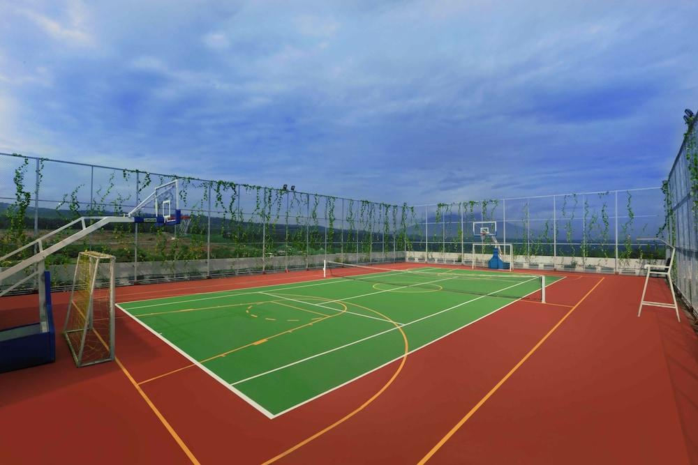 Aston Sentul Lake Resort & Conference Center - Sports Facility