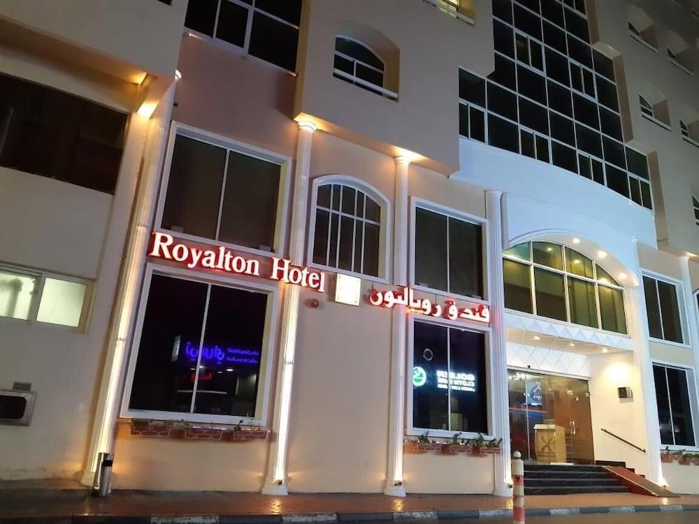 Royalton Hotel - Exterior