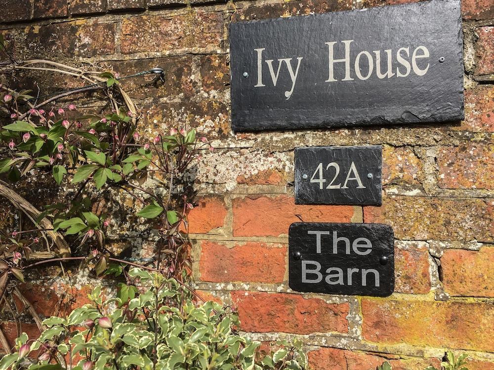 Ivy House Barn - Interior