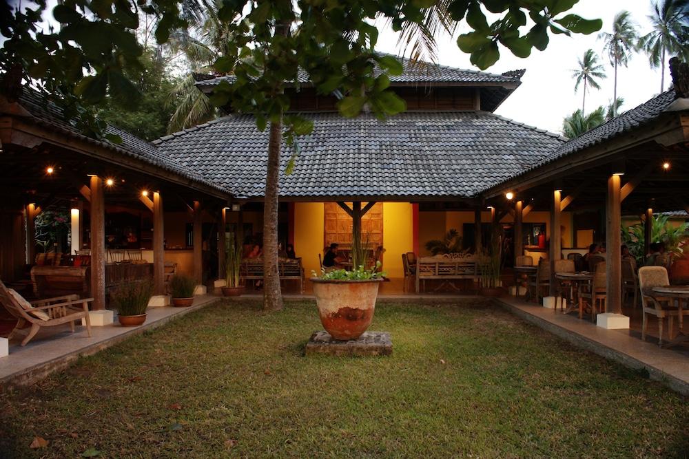 Bon Ton Resort Langkawi - Interior Entrance