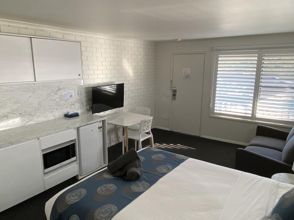 Southern Ocean Motor Inn - Room
