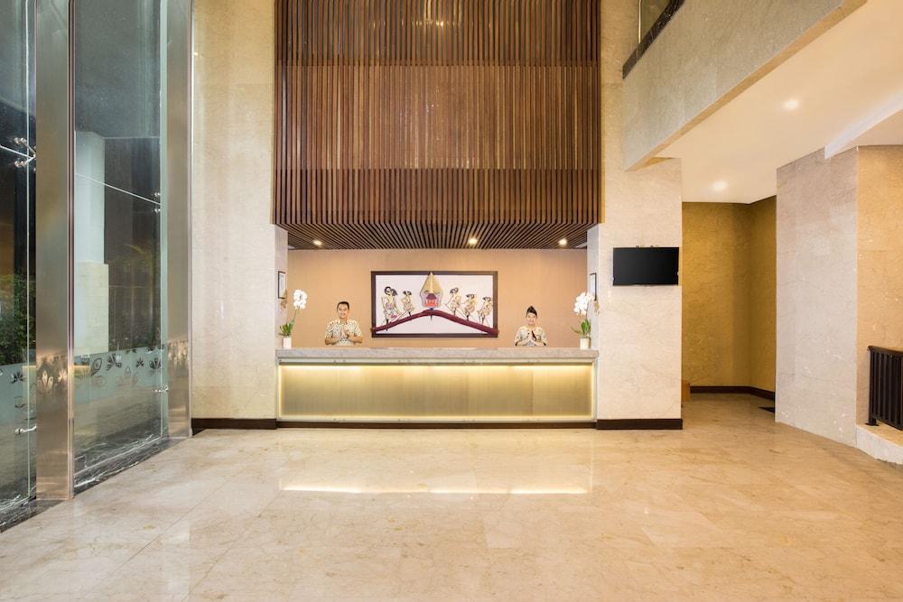 Indoluxe Hotel Jogjakarta - Lobby