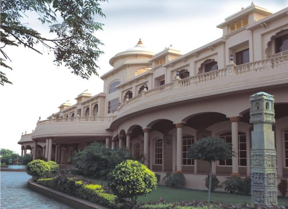 Renest Shraddha Inn - Shirdi - Exterior