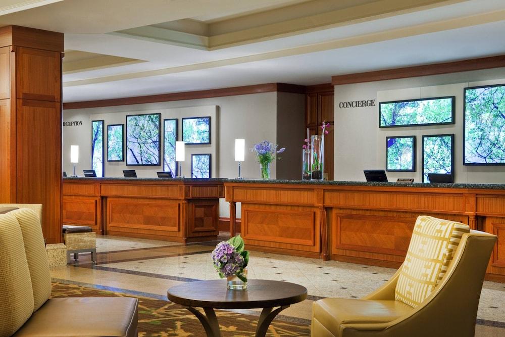 Sheraton Boston, a Marriott Hotel - Lobby