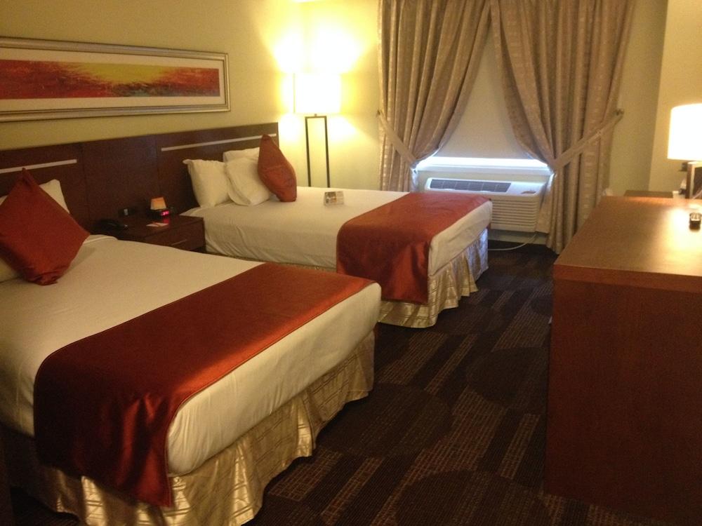 Bedfort Inn & Suites - Room