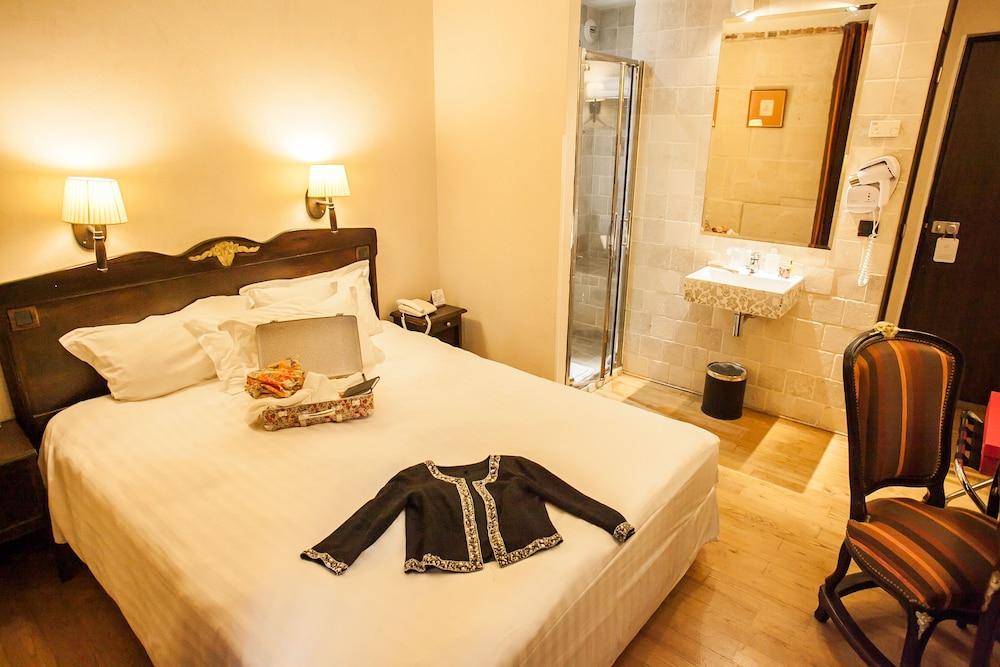 Hotel Europe Saint Severin Paris - Room